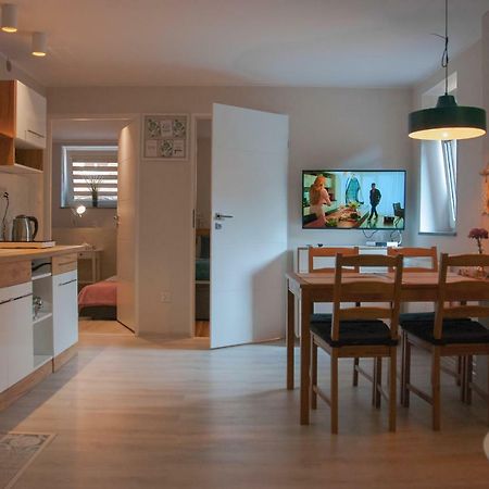 Noclegi "Boczna 5A" Apartamenty Goscinne 斯扎瓦诺泽德霍 外观 照片