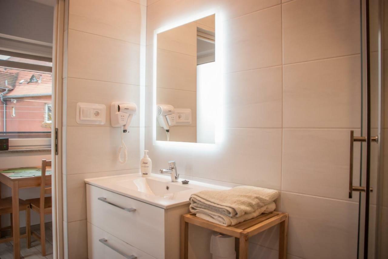 Noclegi "Boczna 5A" Apartamenty Goscinne 斯扎瓦诺泽德霍 外观 照片