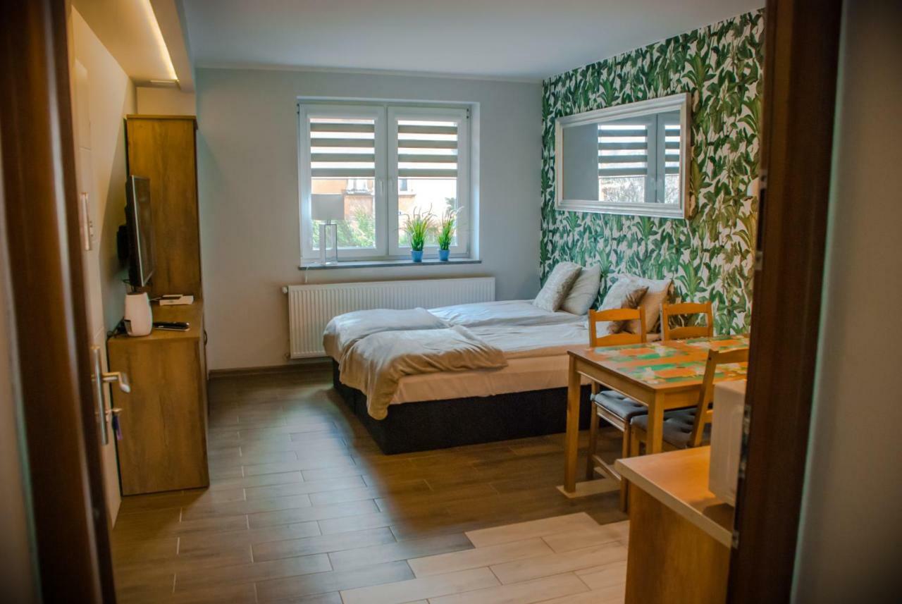 Noclegi "Boczna 5A" Apartamenty Goscinne 斯扎瓦诺泽德霍 外观 照片