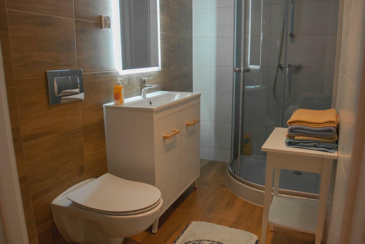 Noclegi "Boczna 5A" Apartamenty Goscinne 斯扎瓦诺泽德霍 外观 照片